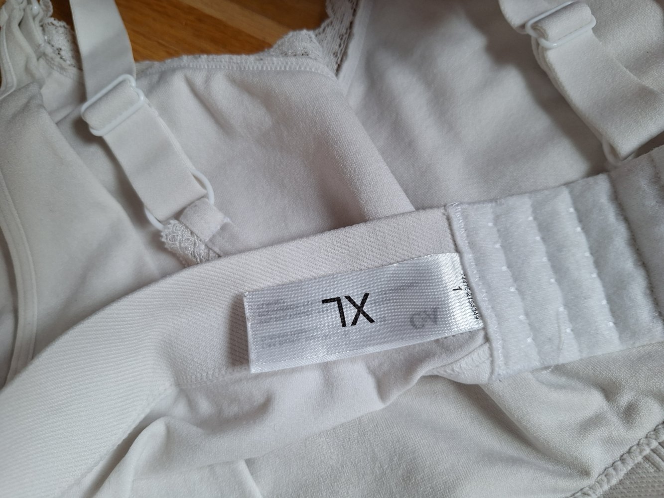 2 weiße Still-BHs, Gr. XL, ohne Bügel