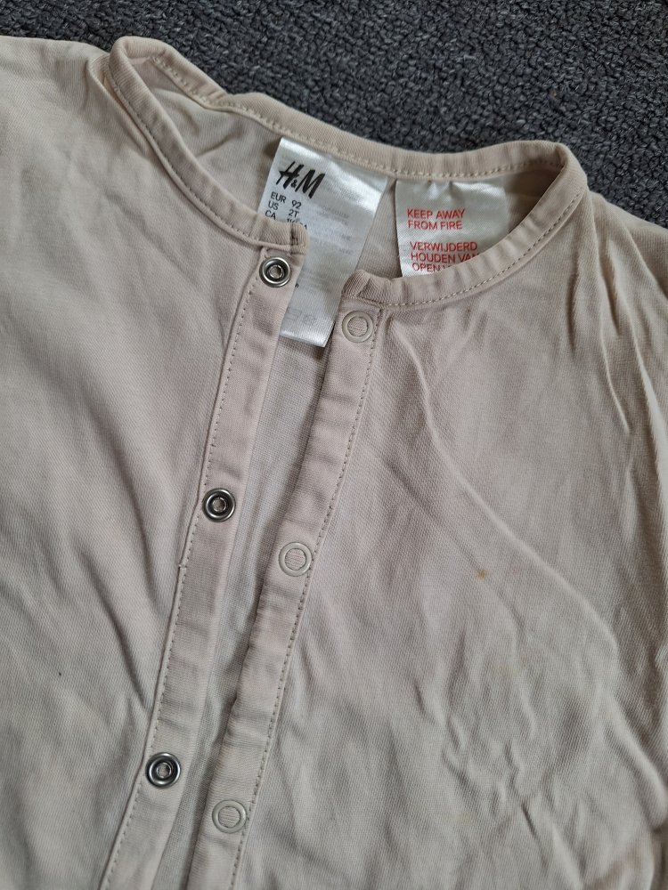 cremefarbener/beiger Pyjama/ Schlafanzug Gr. 92 unisex/geschlechtsneutral