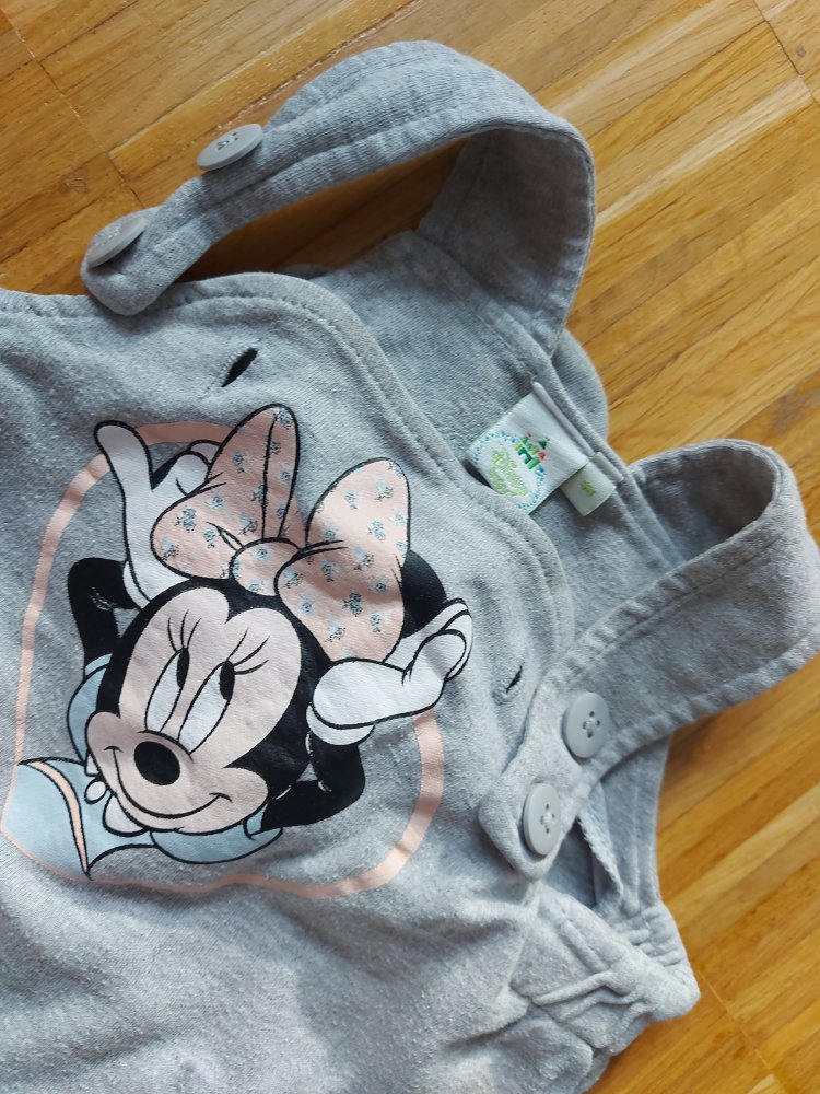 grauer Latzhosenstrampler mit Minnie Maus, Gr. 68