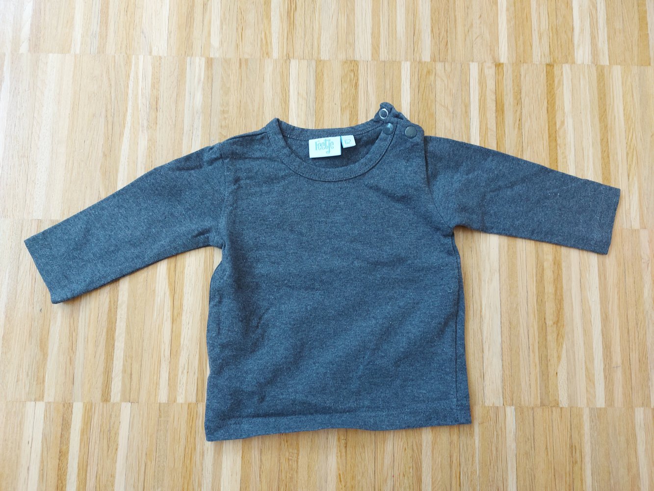 langärmliger dunkelgrauer Babypullover Gr. 62 Longsleeve / Shirt unisex / geschlechtsneutral