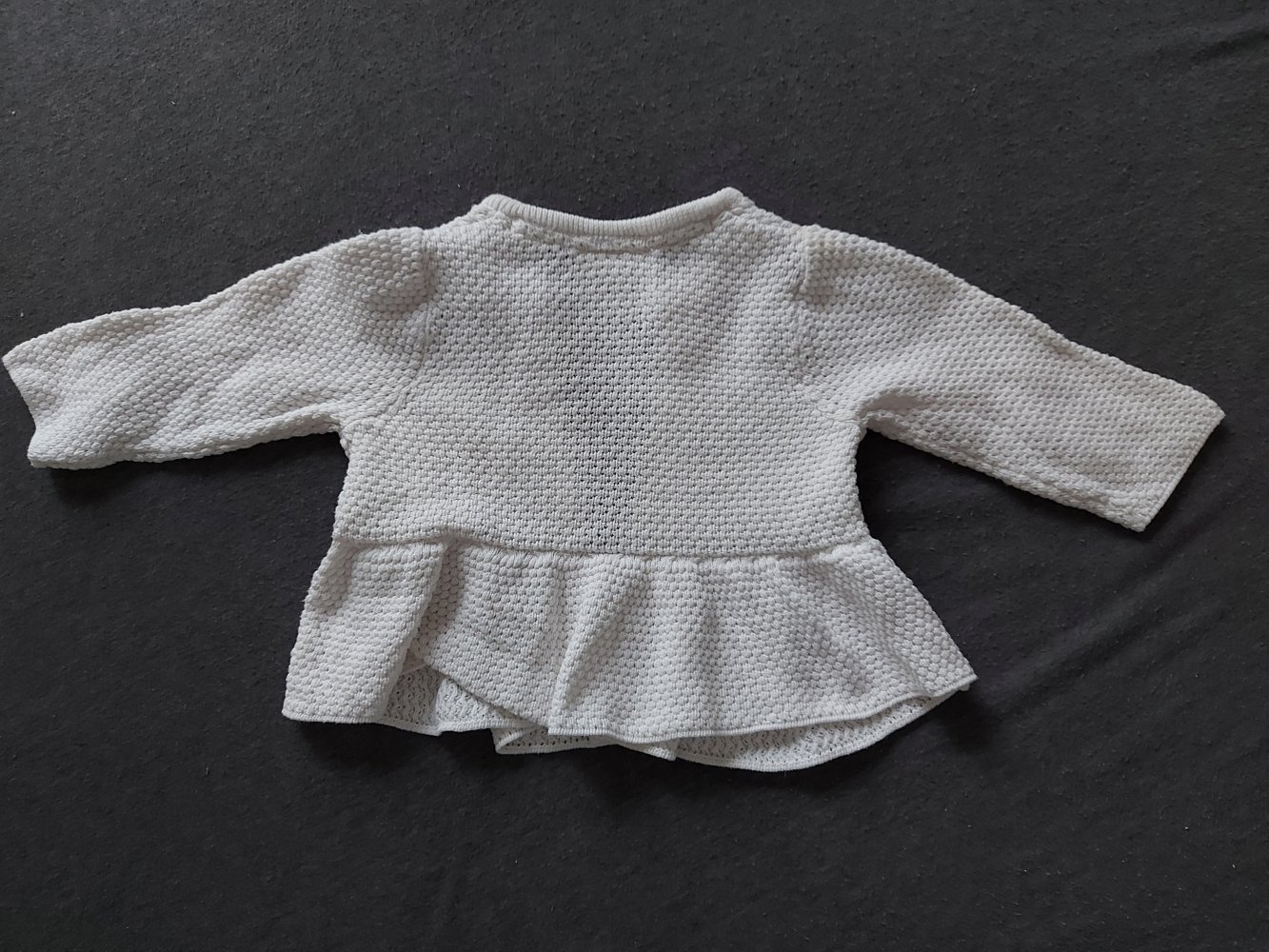 Süßes weißes Strickjäckchen, Gr. 56