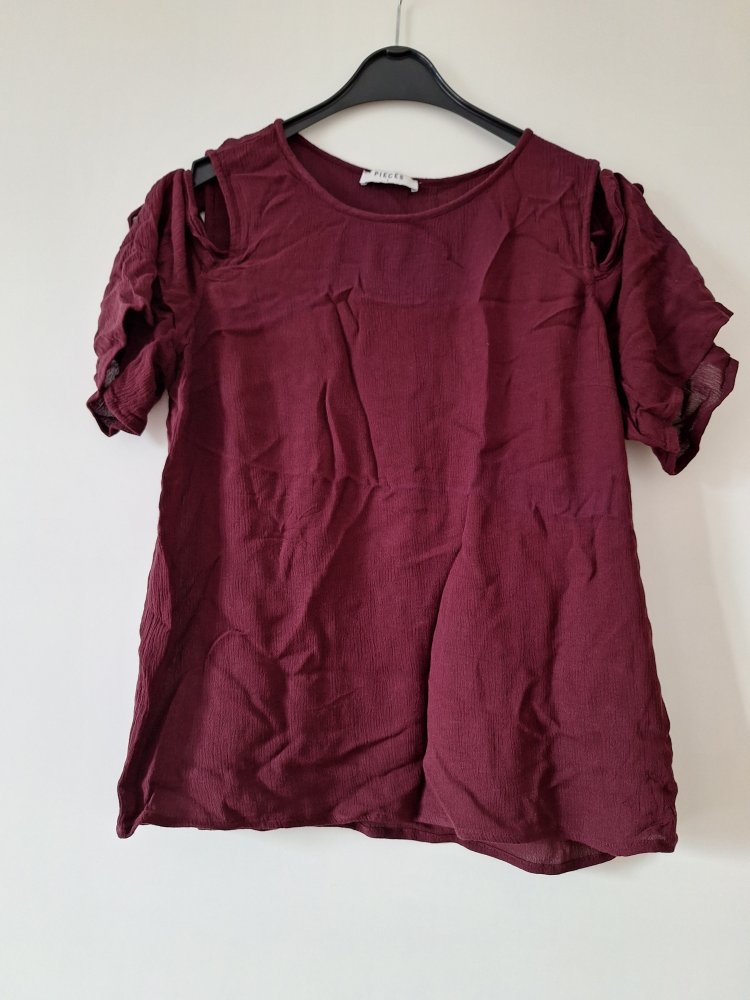 Weinrotes T-Shirt mit Schulterauslassungen, Gr. L