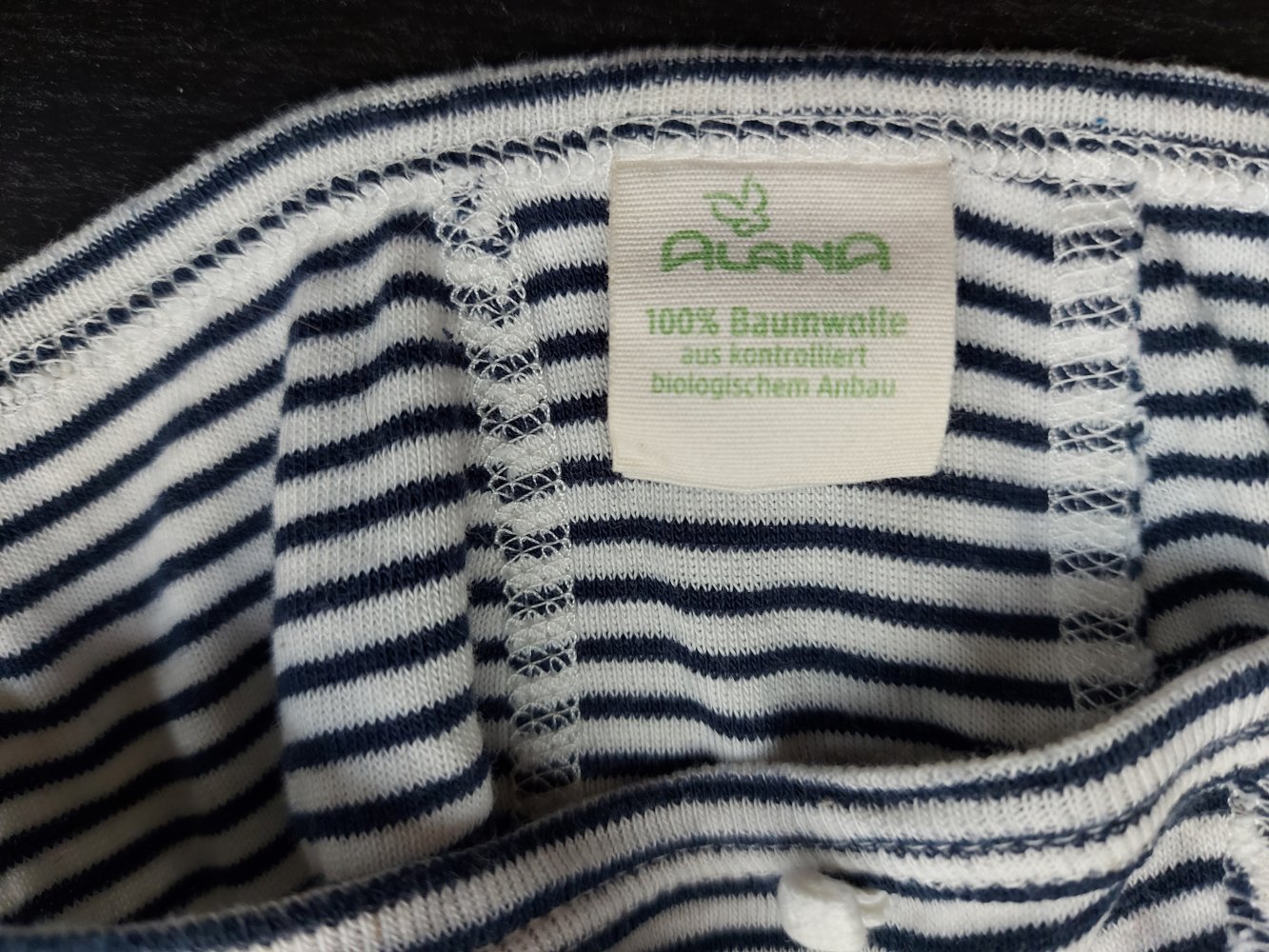 dunkelblau weiß gestreifte Babymütze / Erstlingsmützchen