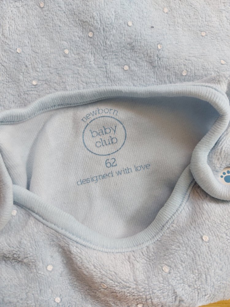 hellblauer Babystrampler mit Eisbärmotiv keep warm in winter, Gr. 62