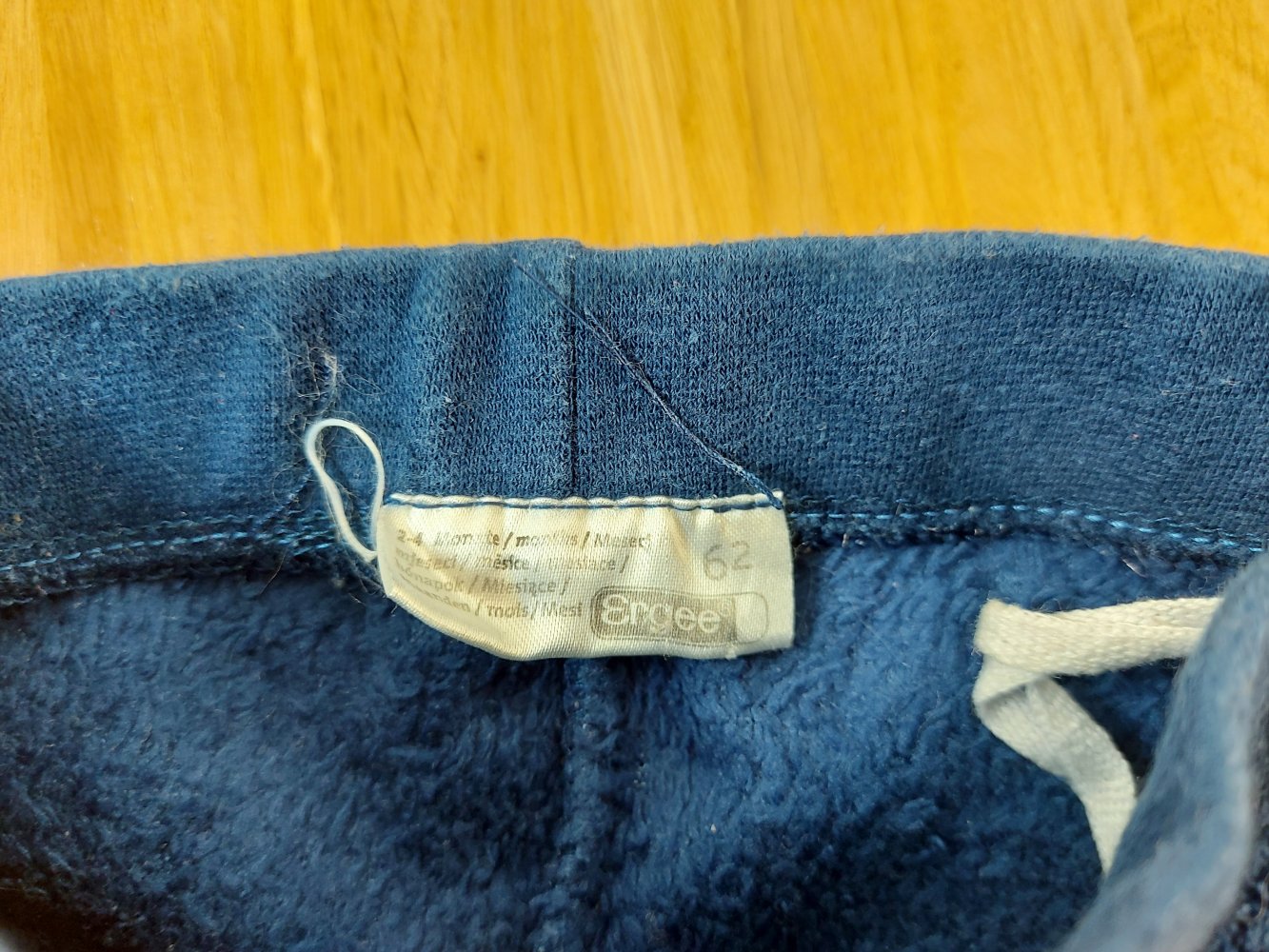 flauschige dunkelblaue Hose 