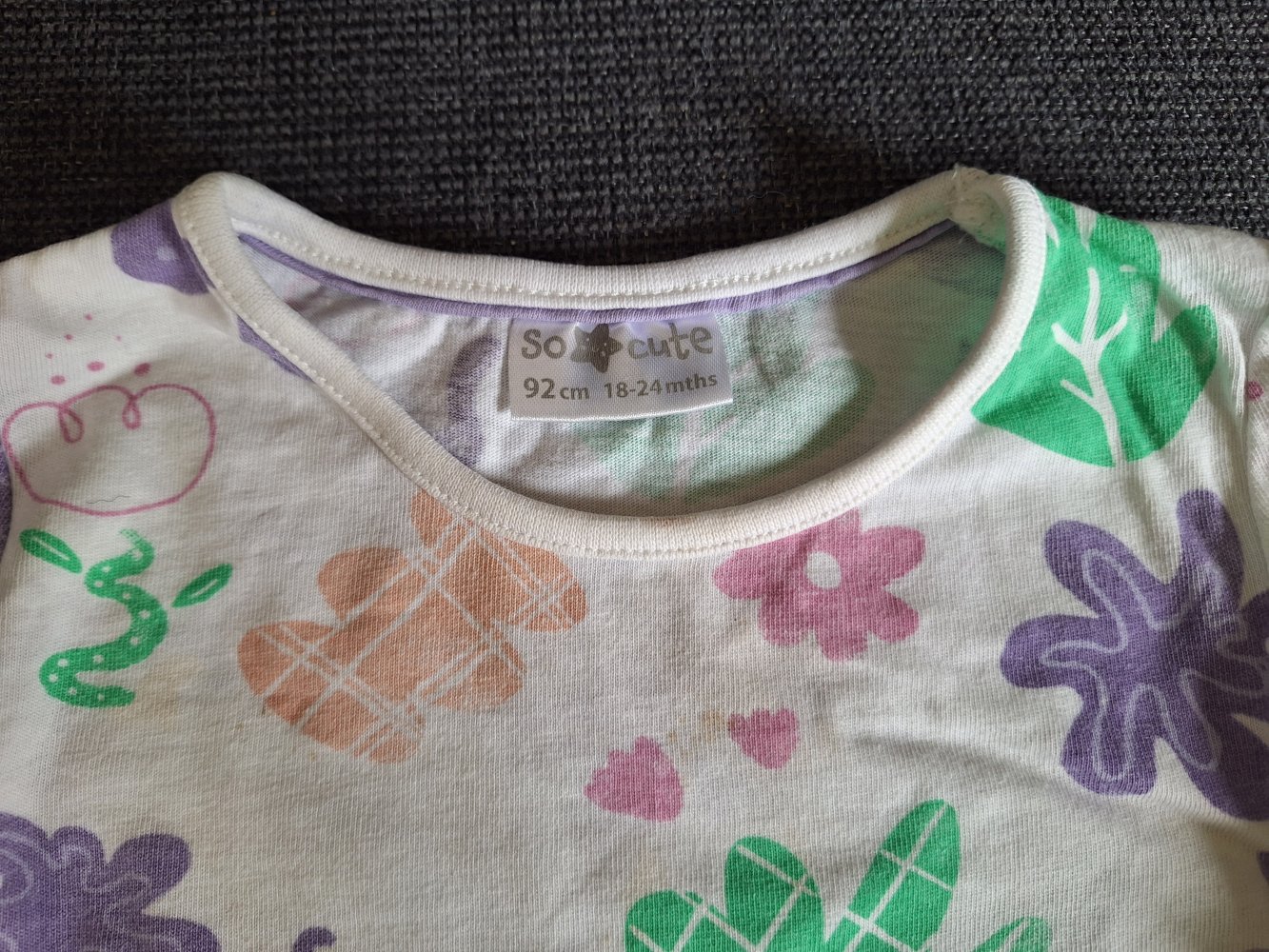Weißes Sweatshirt bunt gemustert, Gr. 92