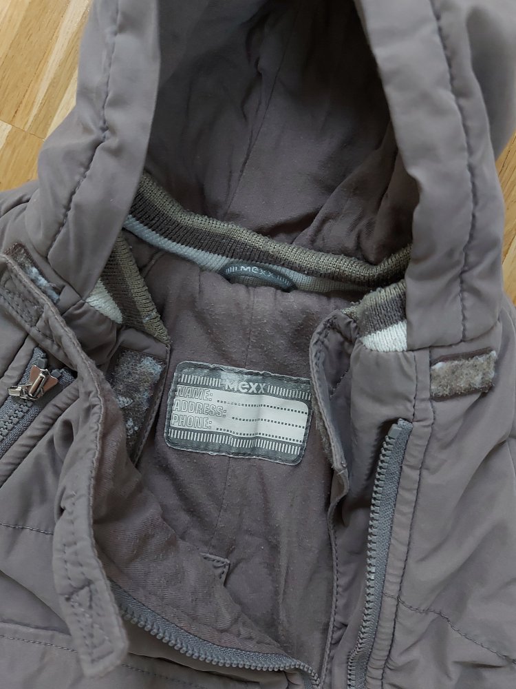 brauner Schneeanzug mit Handschuhen und Füßen, Gr. 68