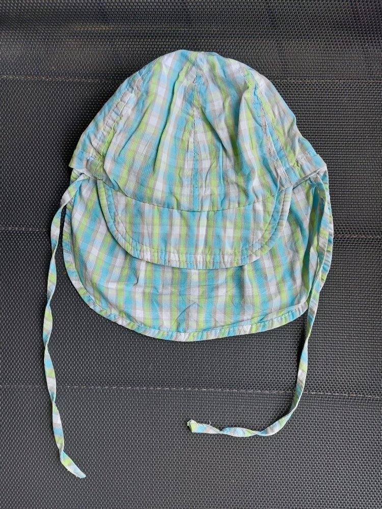türkis-karierter Sommerhut mit Nackenkrempe für Babys, Gr. 45-47 mit Schnüren