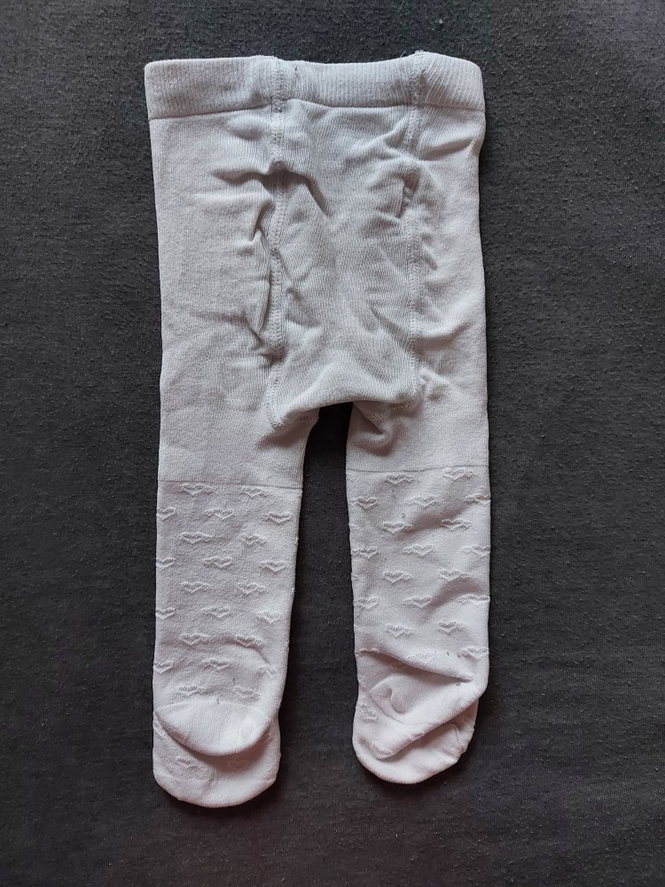 weiße Baby-Strumpfhose mit süßem Herzchenmuster Gr. 56/62