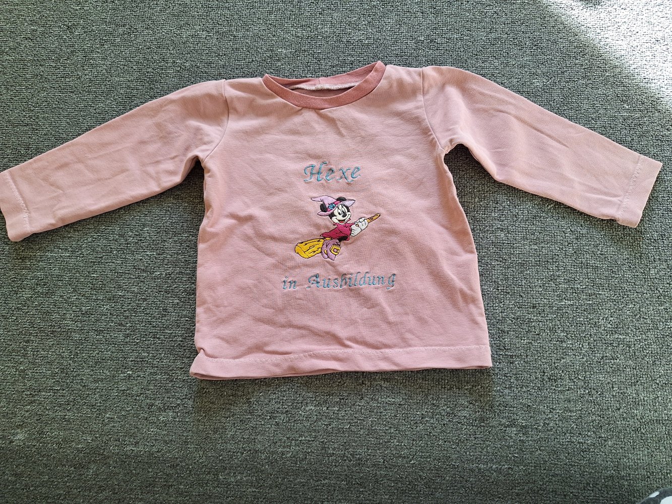 Rosa Langarmpullover mit Minnie Maus 