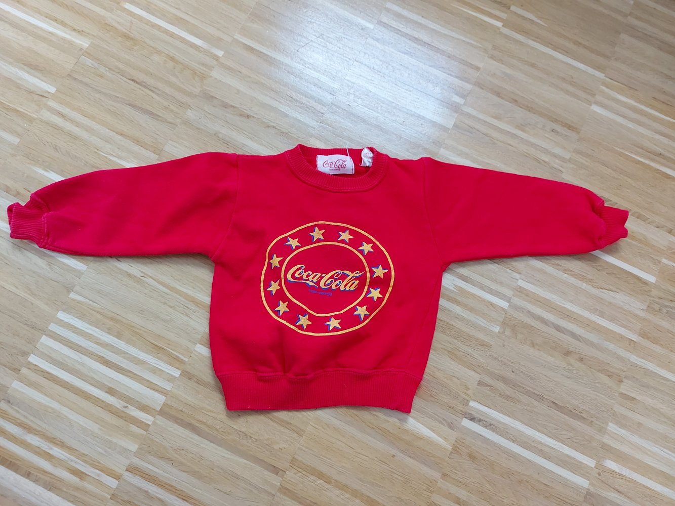 langärmliger roter Babypullover Coca-Cola
