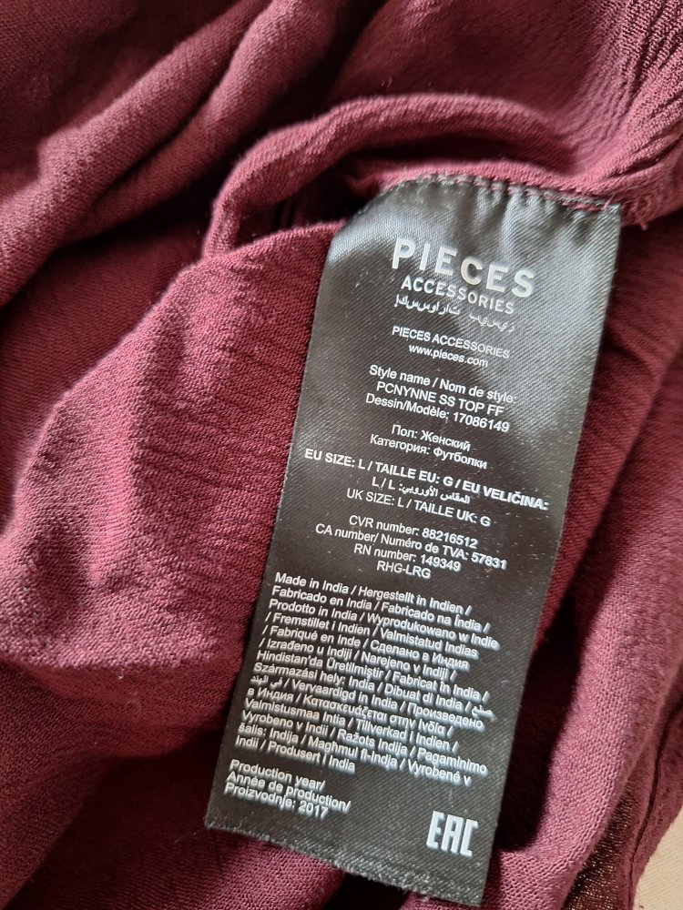 Weinrotes T-Shirt mit Schulterauslassungen, Gr. L