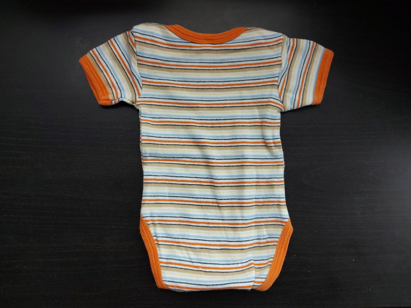 Orange gestreifter Kurzarmbody Gr. 50/56