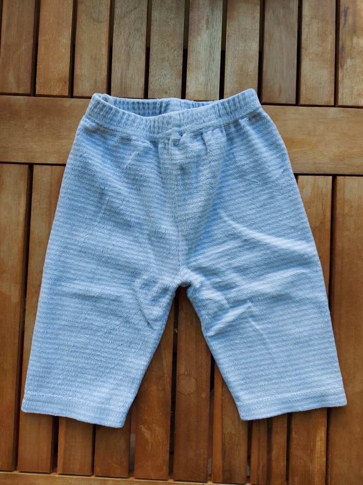 hellblau gestreifte Babyhose