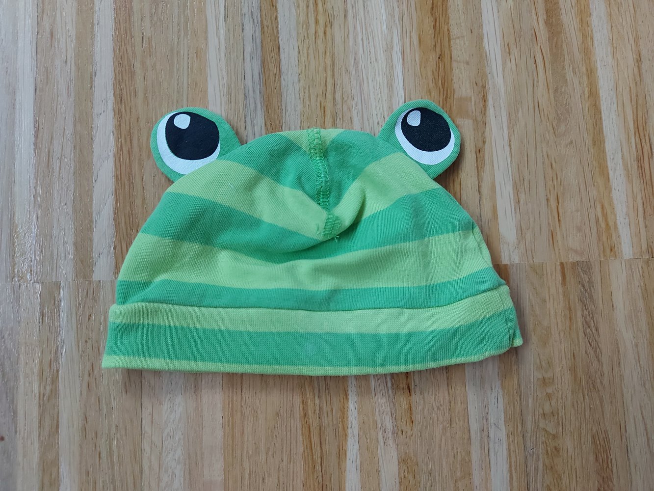 grüne Froschmütze für Babys