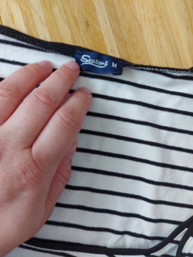 Doppelset Still-T-Shirts schwarz und gestreift, Gr. M