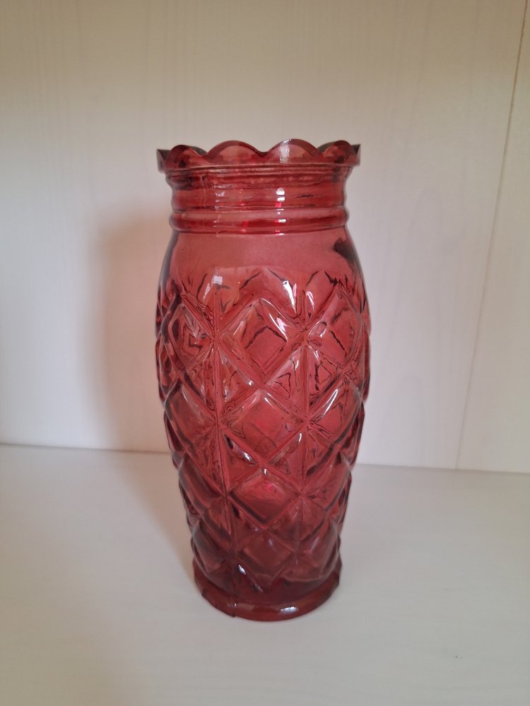 Tolle dunkelrosa Glasvase mit Schliff