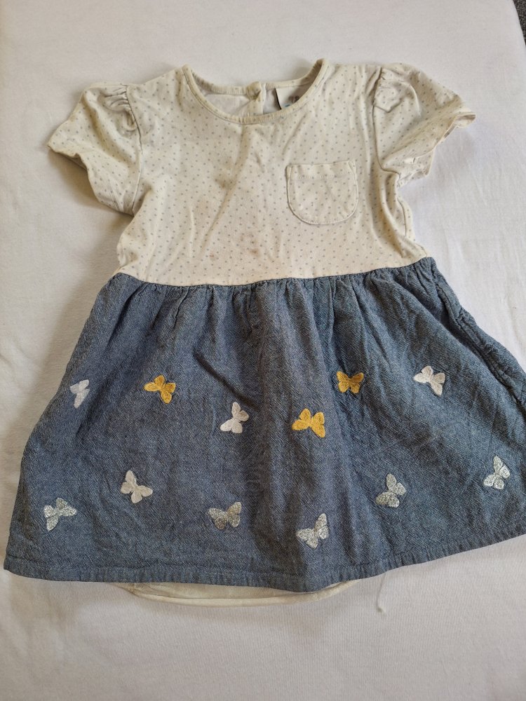 Niedliches Jeans-Sommerkleidchen mit Schmetterlingen, Gr. 86