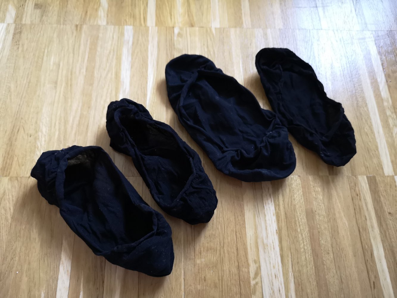 schwarze Probiersocken / Sneackersocken