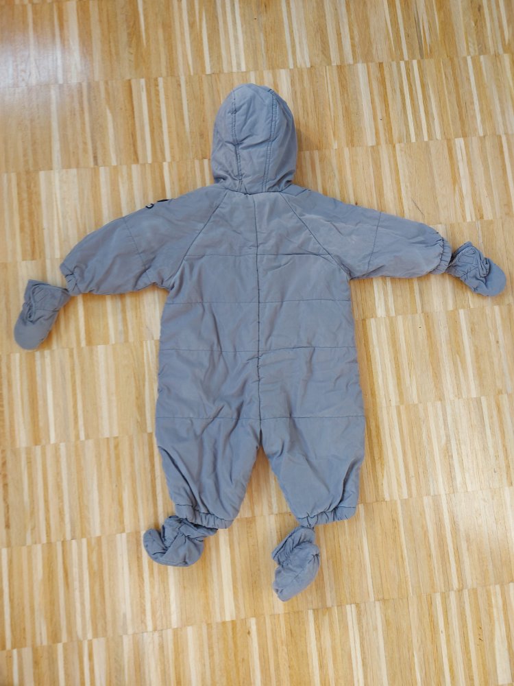 gefütterter brauner Schneeanzug, Gr. 68 mit abnehmbaren Handschuhen und Füßchen