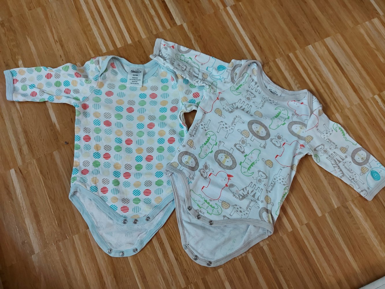Body-Set: 2 langärmlige weiße Bodys mit bunten Mustern (Punkte/Tiere) Gr. 62/68 (2er-Set/Doppelpack)