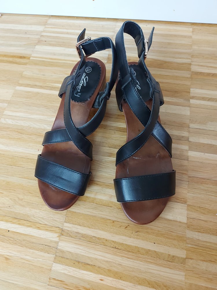 Schwarze Sandalen Gr. 37