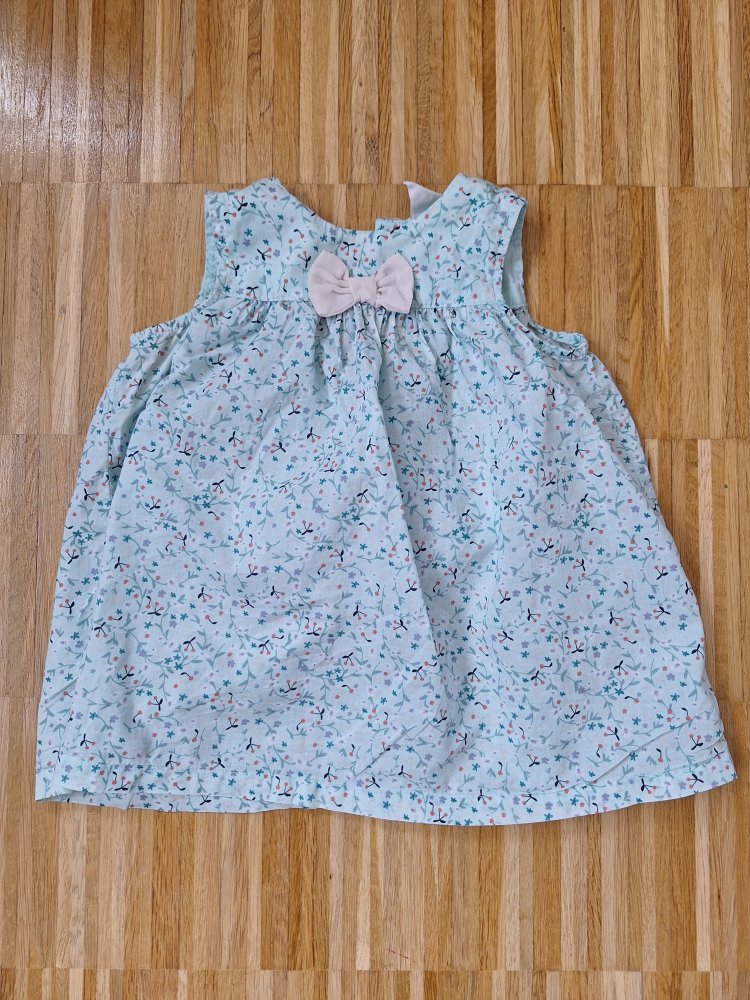 Türkises geblümtes Sommerkleidchen mit Schleife, Gr. 74