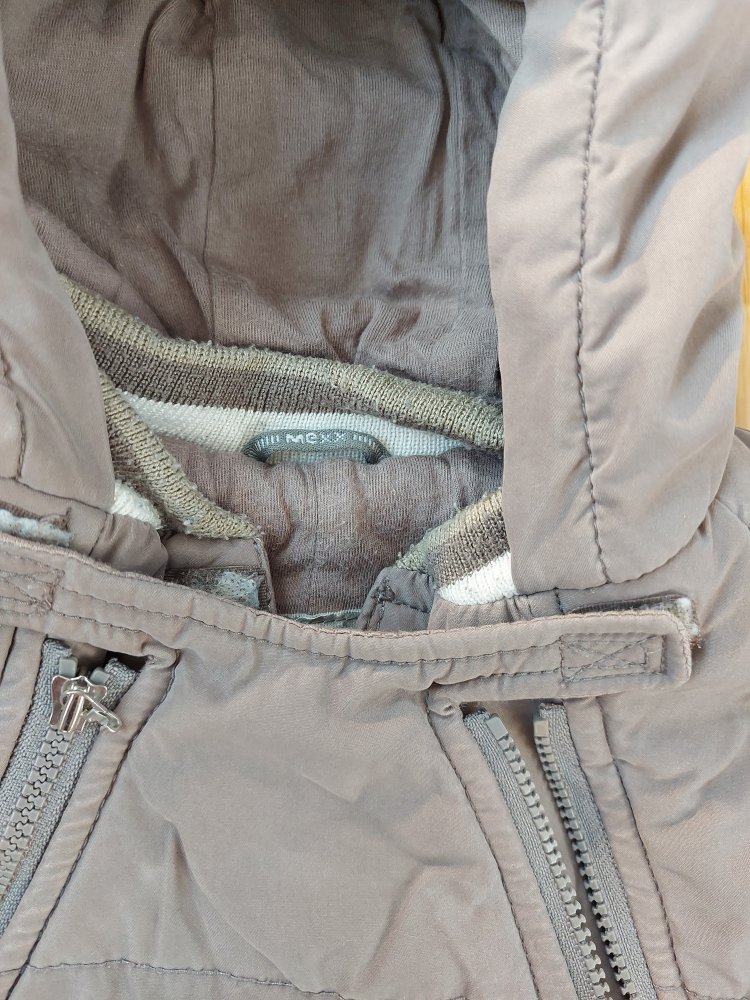 gefütterter brauner Schneeanzug, Gr. 68 mit abnehmbaren Handschuhen und Füßchen