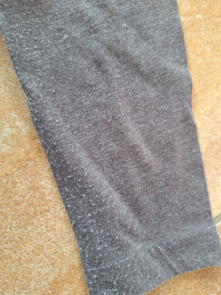 Grauer Langarmpullover mit Krawatten-print, Gr. 92 Ostern