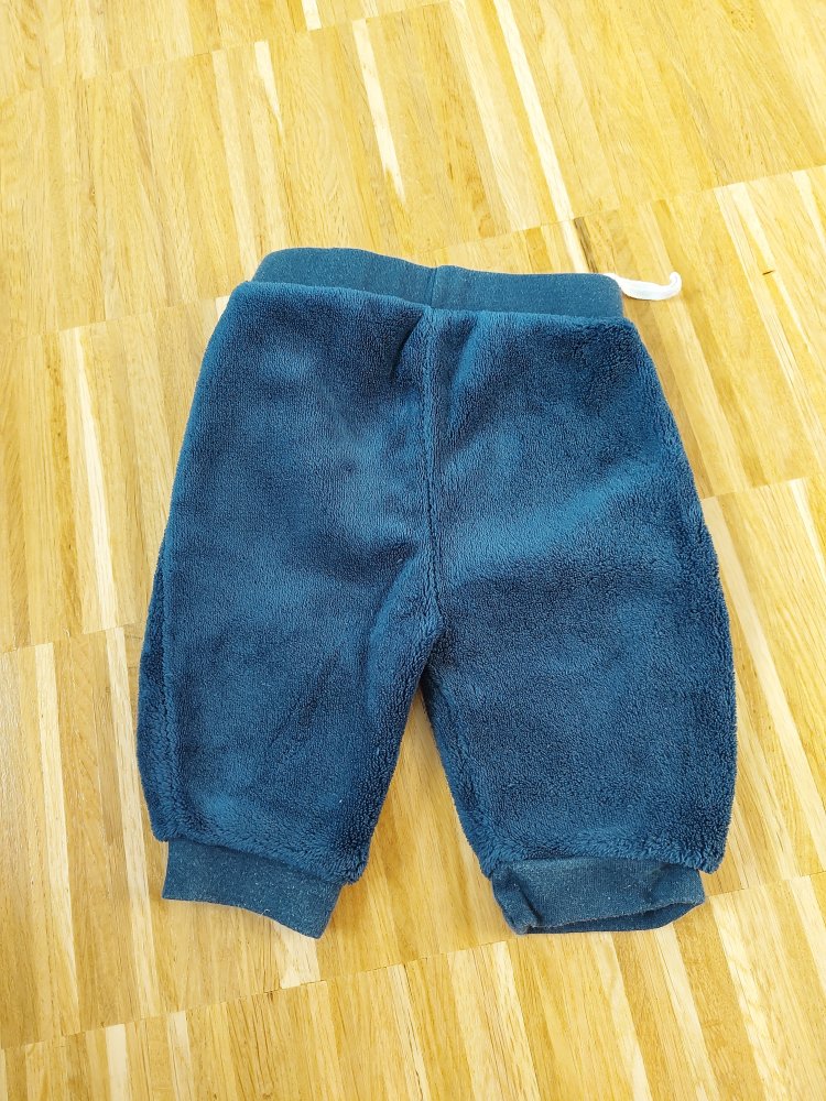 flauschige dunkelblaue Hose 
