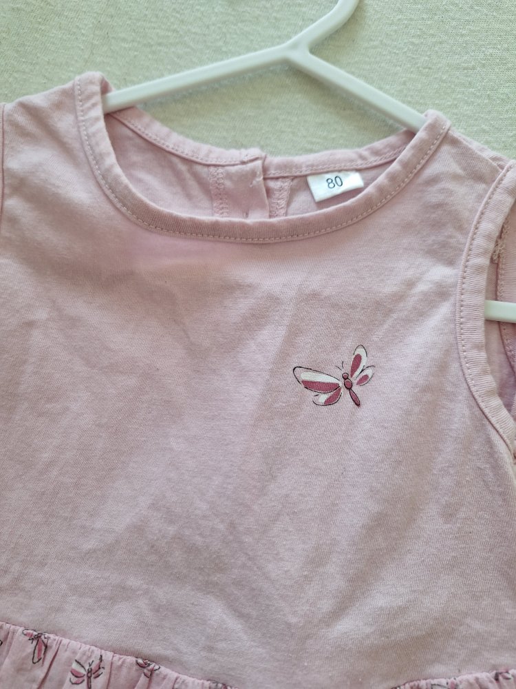 Rosa Kleidchen mit Schmetterlingen/Libellen Gr. 80