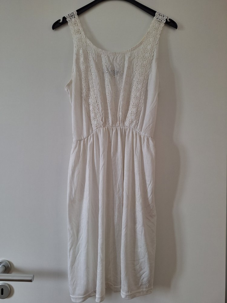 Wunderschönes weißes Sommerkleid Gr. 38 mit Lochspitze