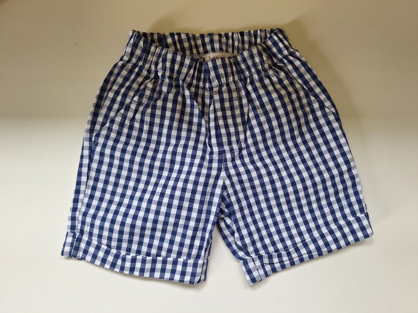 blau weiß karierte kurze Hose Gr. 68