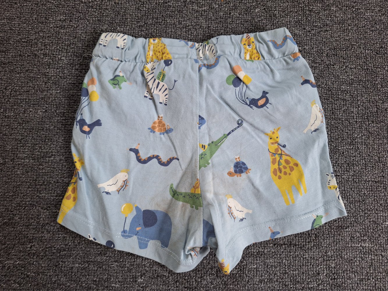 Kurze Hose mit Tieren, Gr. 80