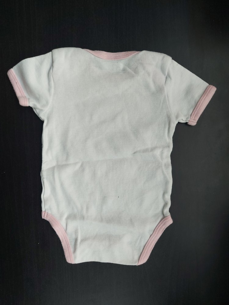 Weiß-rosa Kurzarmbody Der neue Mittelpunkt Gr. 50/56