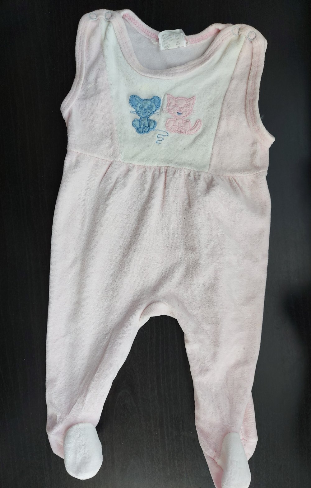 zartrosa Babystrampler Gr. 62/68 Katze und Maus