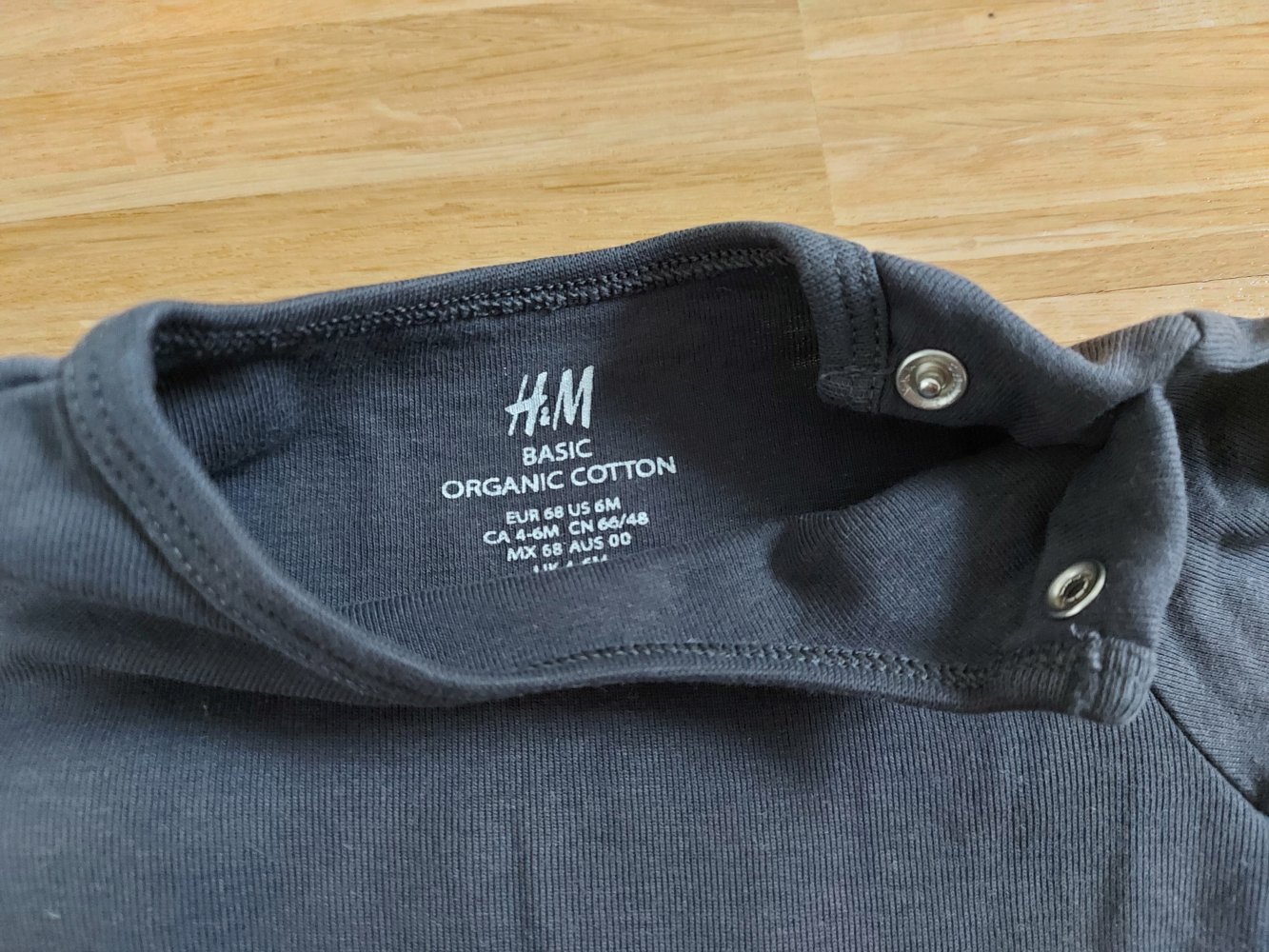 anthrazitfarbener Langarmbody Gr. 68 (dunkelgrau)