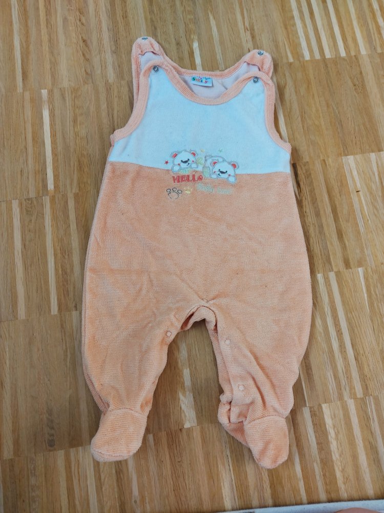 orangefarbener Babystrampler mit Teddybärchenmotiv Gr. 62