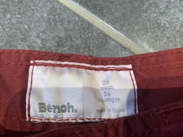 Bench Jeans in schönem Weinrot