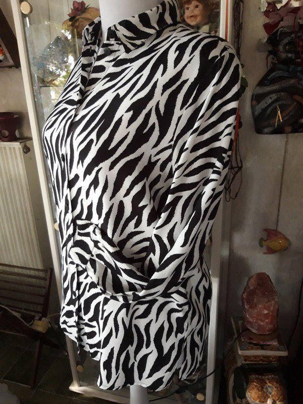 Sehr schöne schwarz/ weiße Bluse 