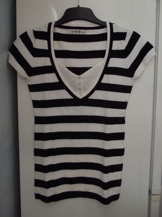 Sehr schönes Schwarz/ Weißes Shirt