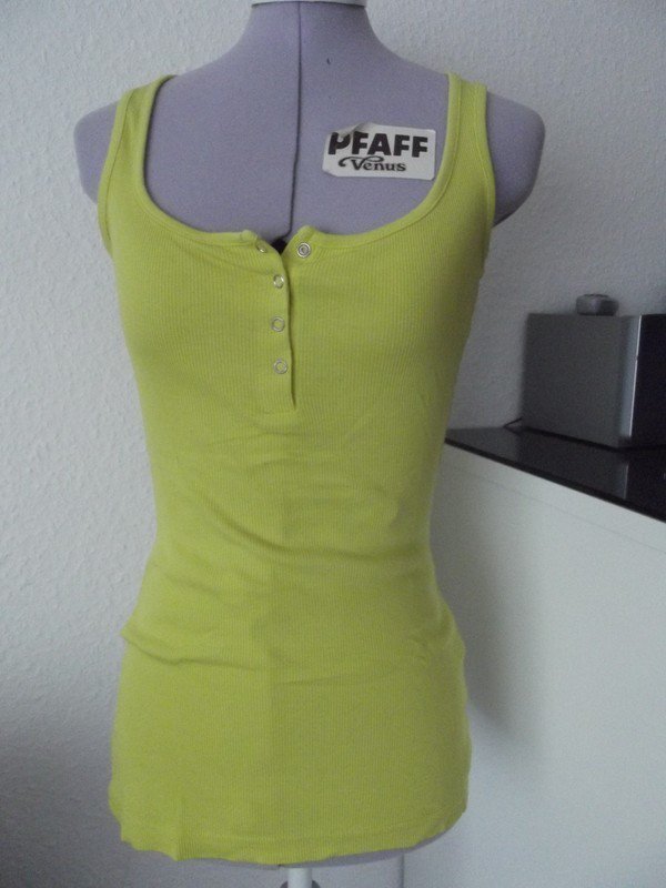 Sehr schönes ärmelloses Shirt