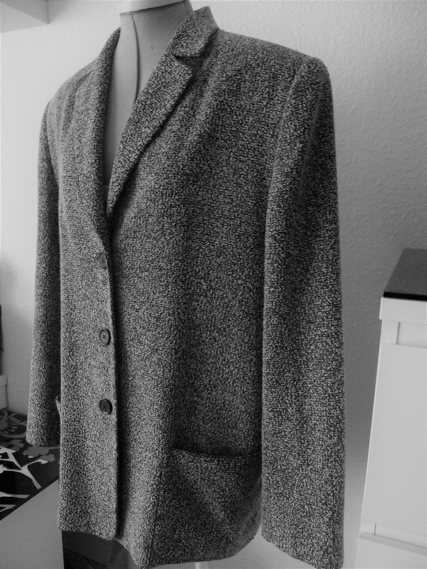 Sehr schöne Jacke in Salz/ Pfeffer Optik
