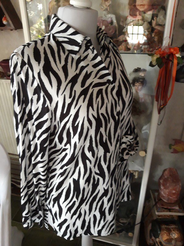 Sehr schöne schwarz/ weiße Bluse 