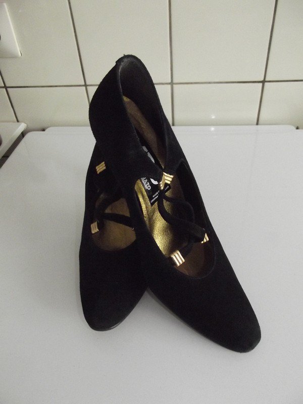  Sehr schöne schwarze Pumps