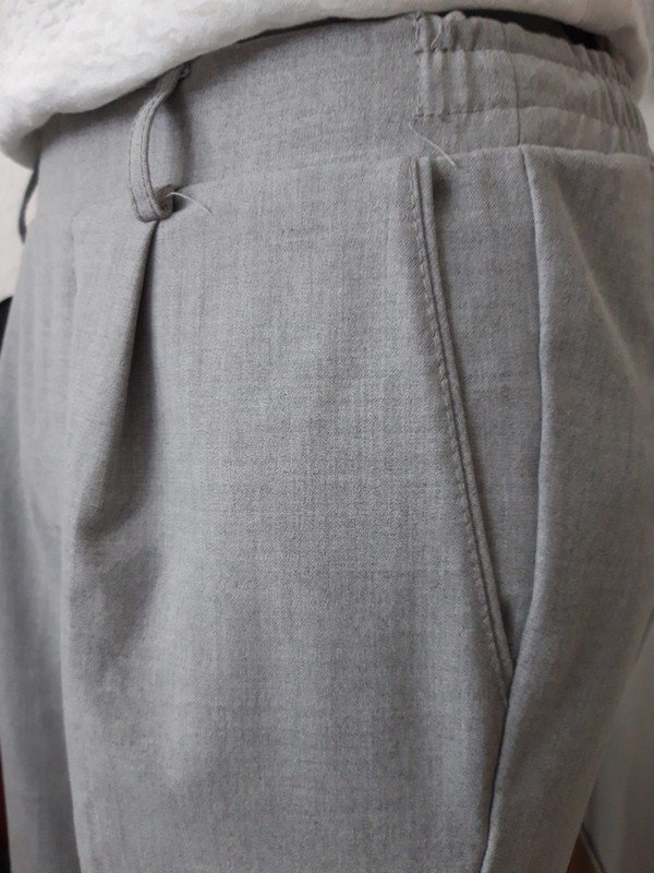 Sehr schöne graue 7/8 Hose von Bershka Top Zustand 