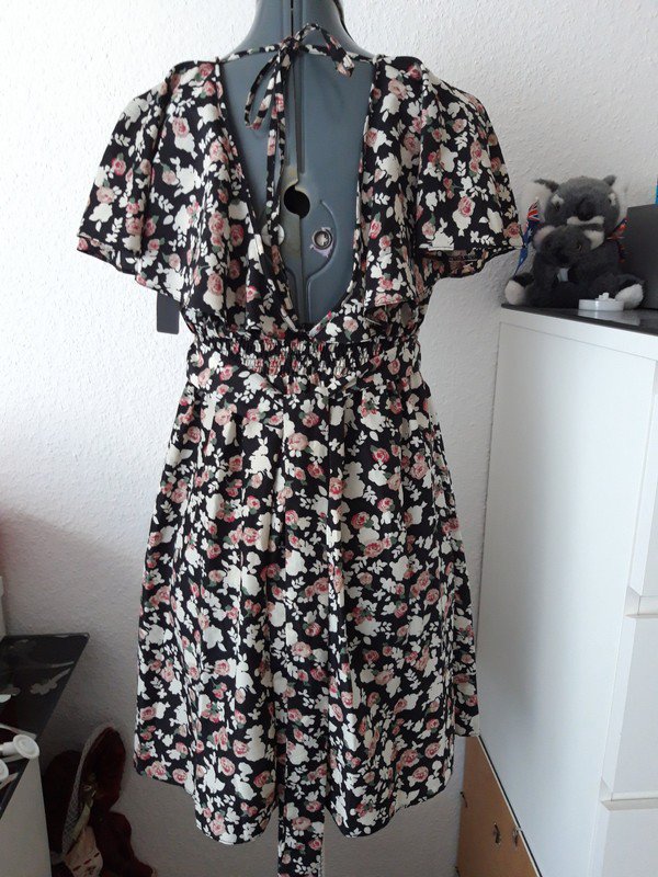 Sehr schönes Sommerkleid Neu! 