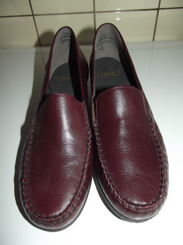 Sehr schöne neue Leder- Schuhe von Caprice