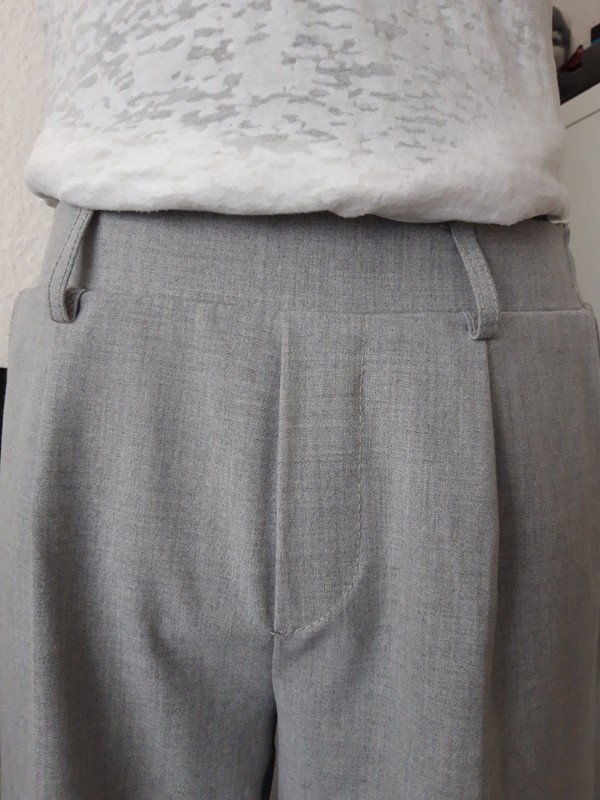 Sehr schöne graue 7/8 Hose von Bershka Top Zustand 