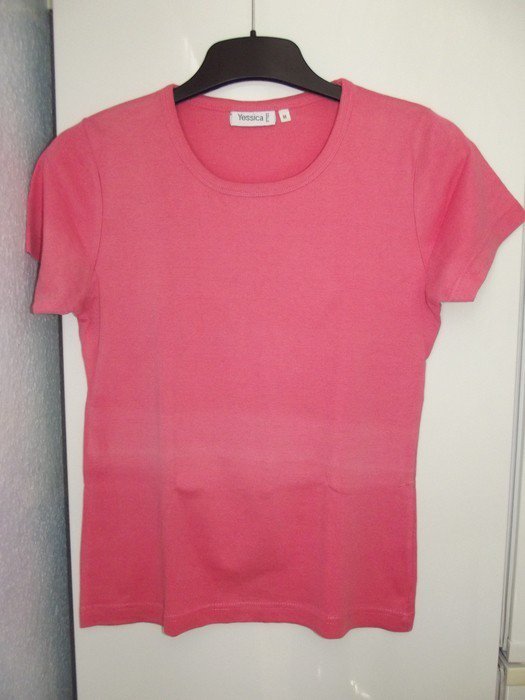 Schönes kurzärmeliges Shirt